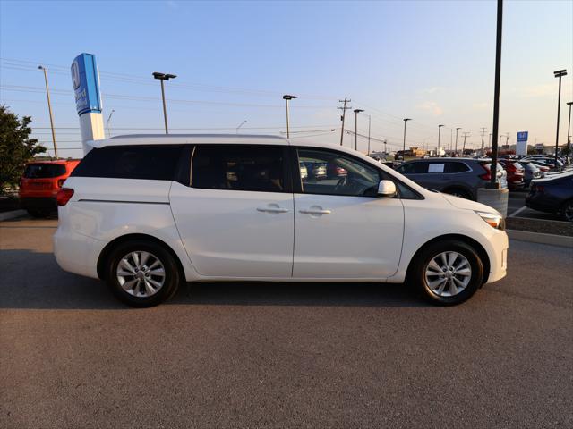2016 Kia Sedona LX