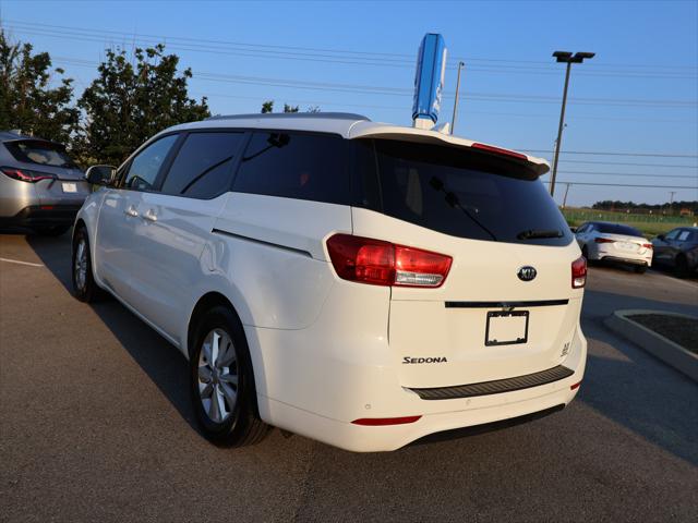 2016 Kia Sedona LX