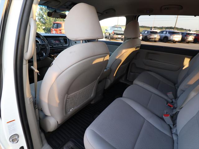 2016 Kia Sedona LX