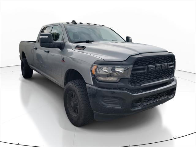 2023 RAM 3500 Tradesman Crew Cab 4x4 8 Box