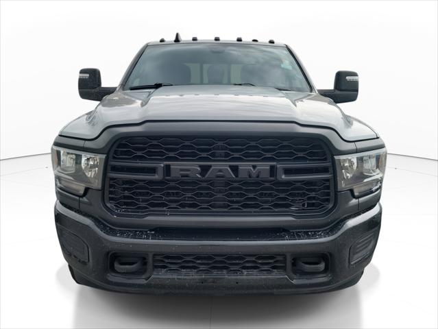 2023 RAM 3500 Tradesman Crew Cab 4x4 8 Box