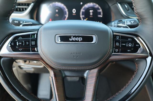2025 Jeep Grand Cherokee GRAND CHEROKEE SUMMIT 4X4