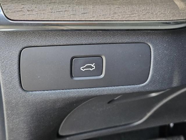 2026 Volvo XC90 Plus, B6 AWD Gas (mild hybrid), Gasoline, Bright, 7 Seats