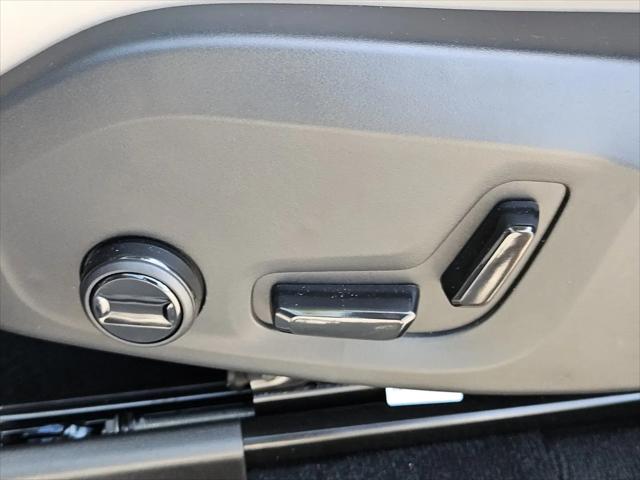 2026 Volvo XC90 Plus, B6 AWD Gas (mild hybrid), Gasoline, Bright, 7 Seats