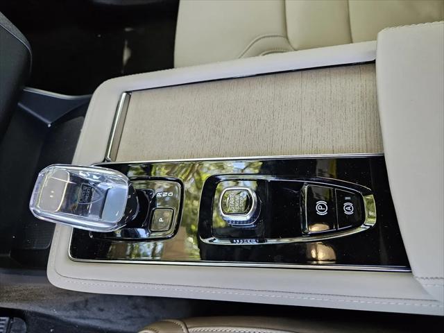 2026 Volvo XC90 Plus, B6 AWD Gas (mild hybrid), Gasoline, Bright, 7 Seats