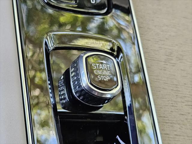 2026 Volvo XC90 Plus, B6 AWD Gas (mild hybrid), Gasoline, Bright, 7 Seats