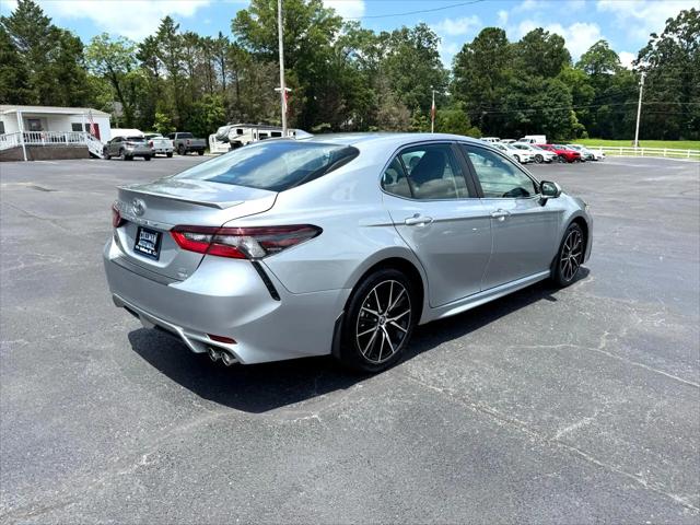 2024 Toyota Camry SE