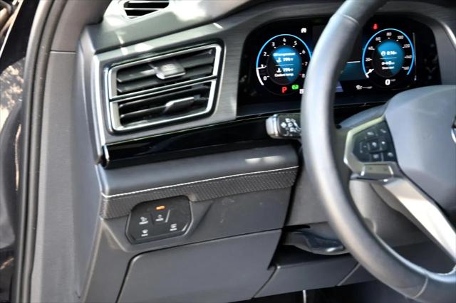 2024 Volkswagen Atlas Cross Sport 2.0T SE w/Technology