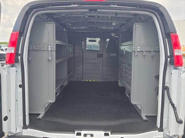 2025 Chevrolet Express Cargo Van RWD 2500 Regular Wheelbase WT