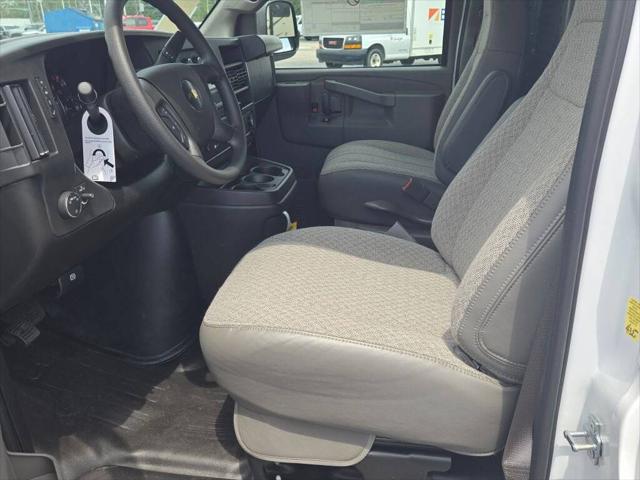 2025 Chevrolet Express Cargo Van RWD 2500 Regular Wheelbase WT