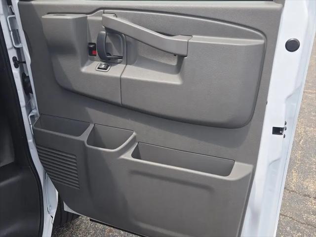 2025 Chevrolet Express Cargo Van RWD 2500 Regular Wheelbase WT