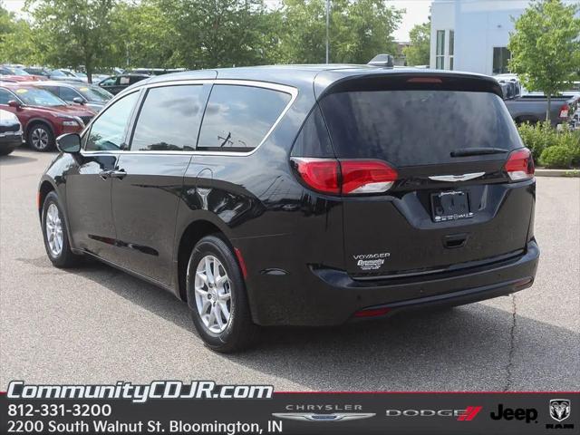 2025 Chrysler Voyager LX