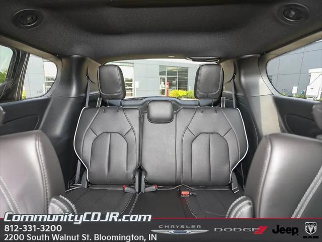 2025 Chrysler Voyager LX