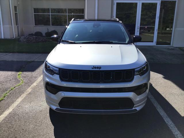 2025 Jeep Compass COMPASS LIMITED 4X4