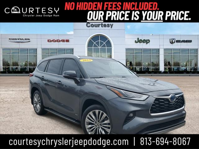 2023 Toyota Highlander Hybrid Platinum
