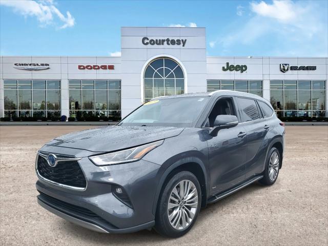 2023 Toyota Highlander Hybrid Platinum
