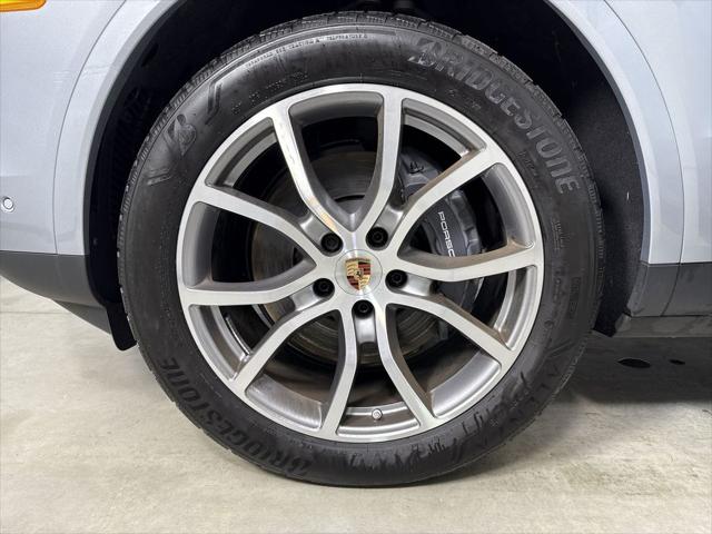 2025 Porsche Cayenne Unknown