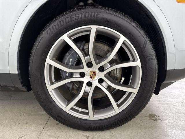 2025 Porsche Cayenne Unknown