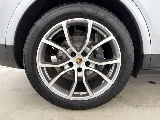 2025 Porsche Cayenne Unknown