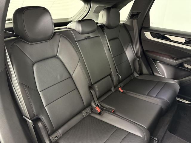 2025 Porsche Cayenne Unknown