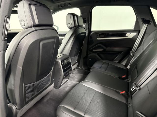 2025 Porsche Cayenne Unknown