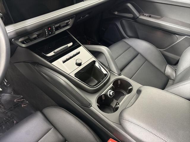 2025 Porsche Cayenne Unknown