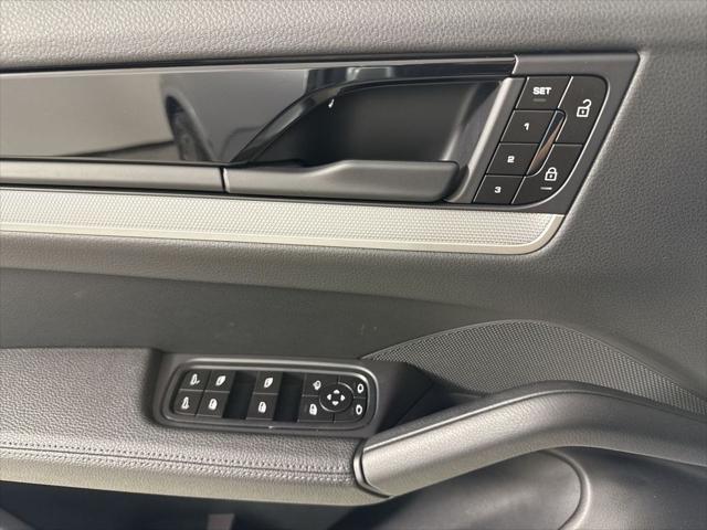 2025 Porsche Cayenne Unknown
