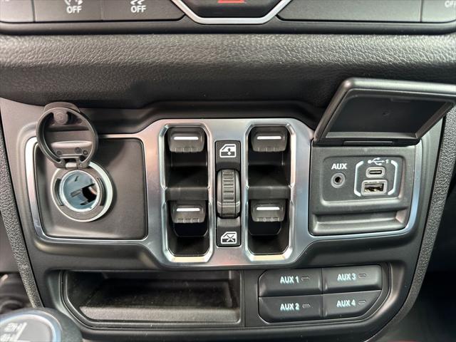 2025 Jeep Wrangler 4-Door Summit 4x4