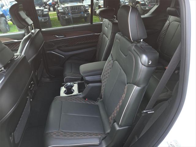 2025 Jeep Grand Cherokee GRAND CHEROKEE L SUMMIT 4X4 2025 Jeep Grand Cherokee GRAND CHEROKEE L SUMMIT 4X4