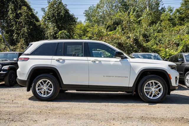 2025 Jeep Grand Cherokee GRAND CHEROKEE L LAREDO X 4X4