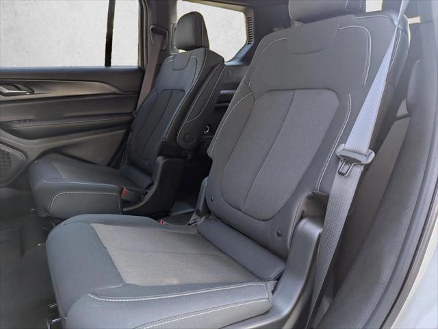 2025 Jeep Grand Cherokee Laredo X 4x4