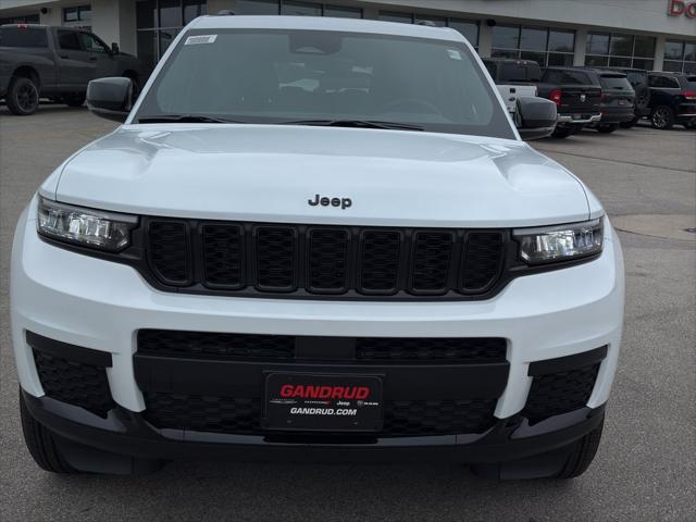 2025 Jeep Grand Cherokee GRAND CHEROKEE L ALTITUDE 4X4