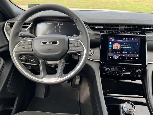 2025 Jeep Grand Cherokee GRAND CHEROKEE L ALTITUDE 4X4