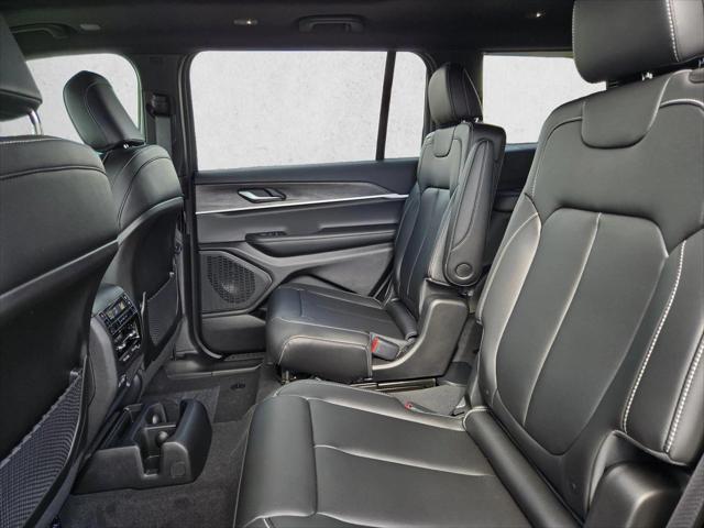 2025 Jeep Grand Cherokee Limited 4x2