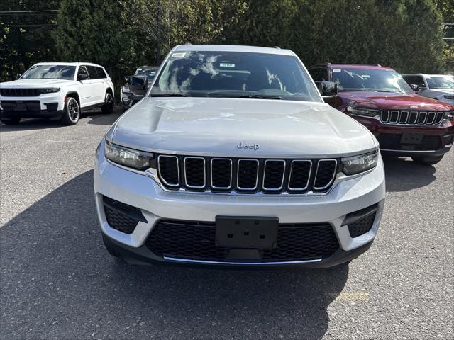 2025 Jeep Grand Cherokee GRAND CHEROKEE LAREDO X 4X4