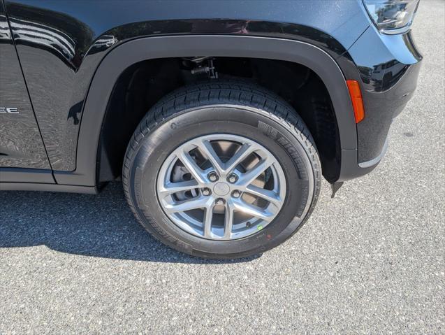 2025 Jeep Grand Cherokee GRAND CHEROKEE L LAREDO X 4X4