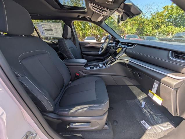 2025 Jeep Grand Cherokee GRAND CHEROKEE L LAREDO X 4X4