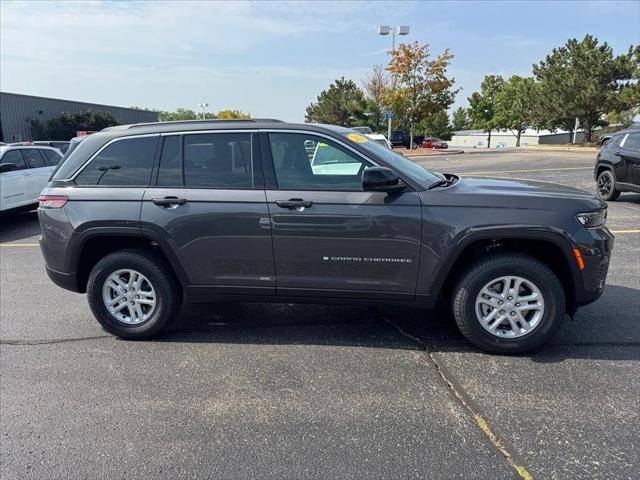 2025 Jeep Grand Cherokee GRAND CHEROKEE LAREDO 4X4