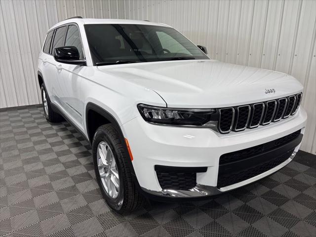2025 Jeep Grand Cherokee GRAND CHEROKEE L LAREDO X 4X4