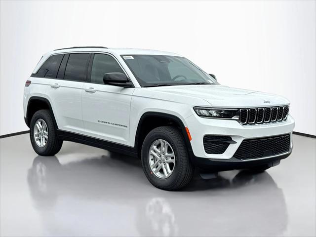 2025 Jeep Grand Cherokee GRAND CHEROKEE LAREDO 4X4