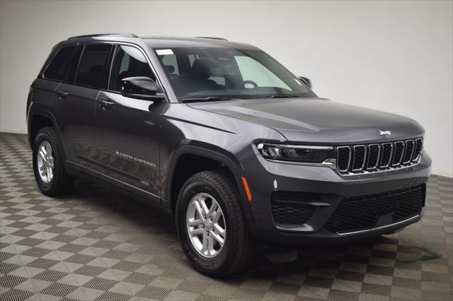 2025 Jeep Grand Cherokee GRAND CHEROKEE LAREDO 4X4