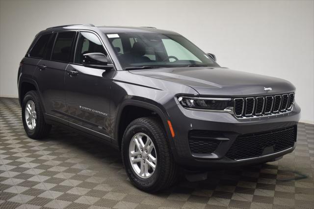 2025 Jeep Grand Cherokee GRAND CHEROKEE LAREDO 4X4