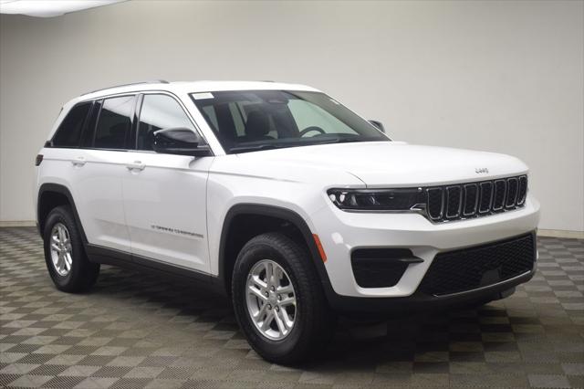 2025 Jeep Grand Cherokee GRAND CHEROKEE LAREDO 4X4