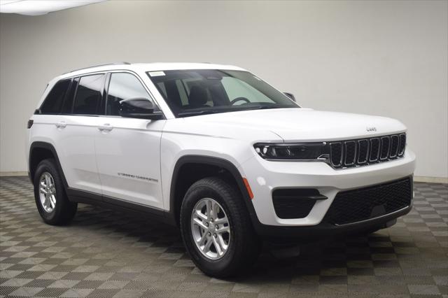 2025 Jeep Grand Cherokee GRAND CHEROKEE LAREDO 4X4