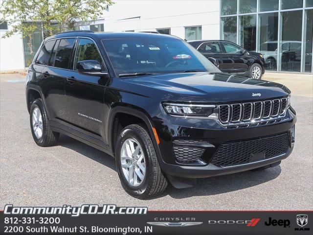 2025 Jeep Grand Cherokee GRAND CHEROKEE LAREDO X 4X4
