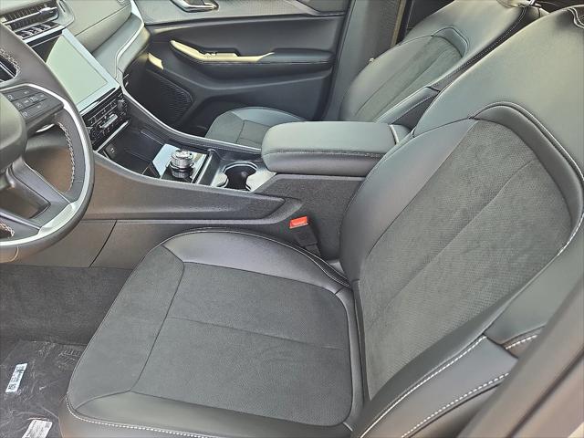 2025 Jeep Grand Cherokee Altitude X 4x4