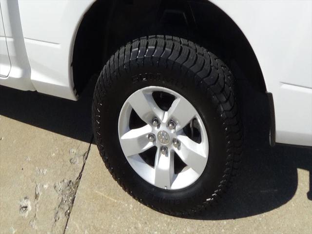 2023 Ram 1500 Classic SLT Crew Cab 4x4 5'7" Box