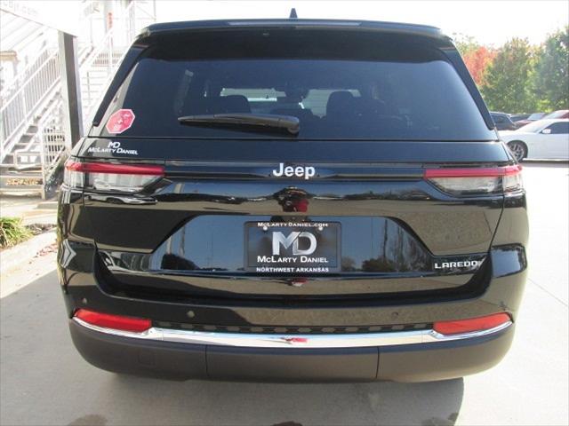 2025 Jeep Grand Cherokee Laredo 4x2