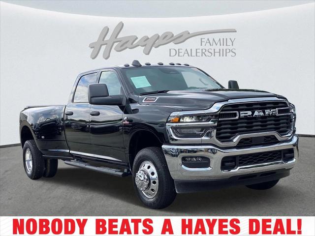 2025 RAM 3500 Tradesman Crew Cab 4x4 8 Box