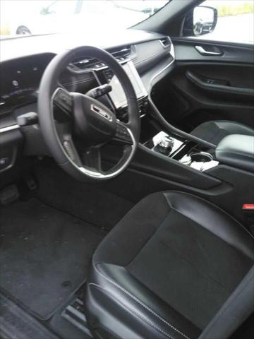 2023 Jeep Grand Cherokee L Altitude 4x2